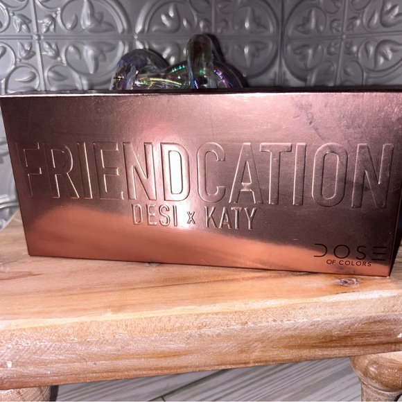 Dose of Colors Friendcation Desi x Kati Eyeshadow Palette - Picture 2 of 7